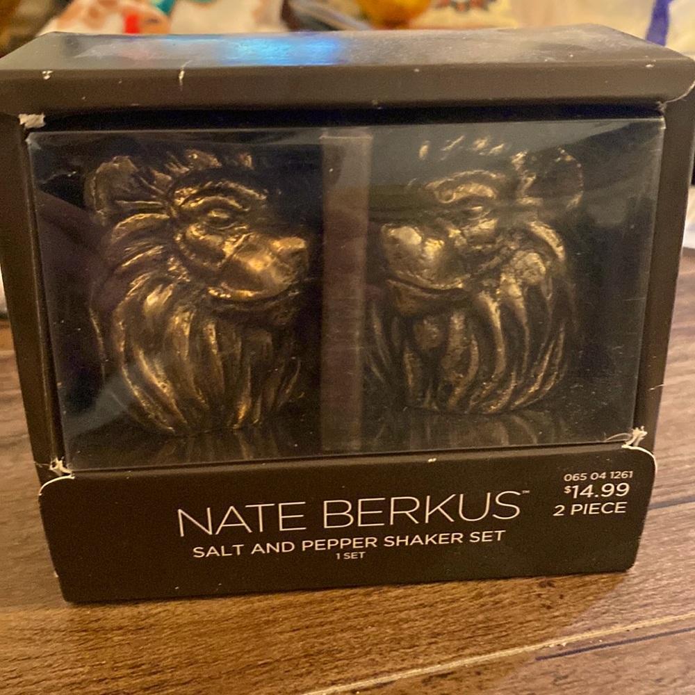 NIB Nate Berkus Lion Salt and Pepper Shaker Set - Gold Tone